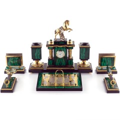 Настольный набор органайзер из малахита «Конь с попоной» в подарок руководителю