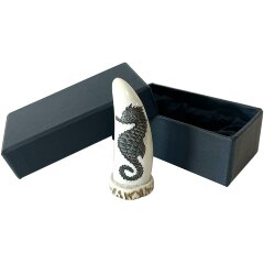 Оригинальный сувенир «Морской конёк» из зуба касатки