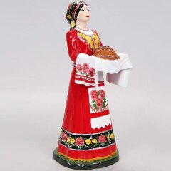 Сувенирная фигурка «Казачка с караваем» из искусственного камня