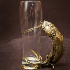 Украшенная пивная кружка «Сом» с объёмной фигуркой