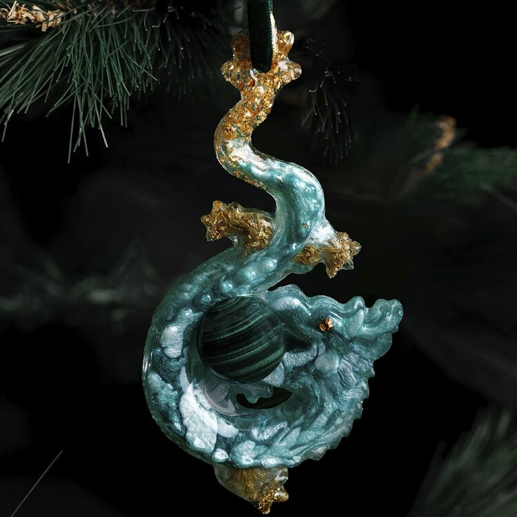 Ёлочная игрушка «Зелёный дракон» с камнем (малахит) — символ Нового 2024 года