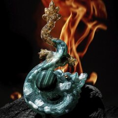 Ёлочная игрушка «Зелёный дракон» с камнем (малахит) — символ Нового 2024 года