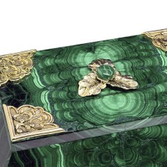 Малахитовая шкатулка «Каменный цветок» с бронзовым декором (золочение)