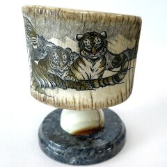 Коллекционный сувенир «Тигрица» из антикварного бивня мамонта