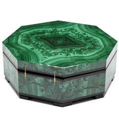 Малахитовая шкатулка «Восьмигранная» для драгоценных принадлежностей