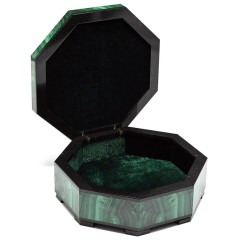 Малахитовая шкатулка «Восьмигранная» для драгоценных принадлежностей