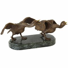 Скульптурная композиция «Гуси лебеди»