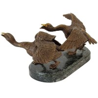 Скульптурная композиция «Гуси лебеди»