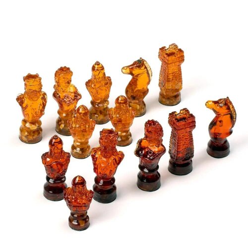 Шахматные фигуры «Королевские» из янтаря