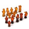 Шахматные фигуры «Королевские» из янтаря