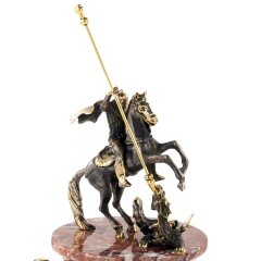 Интерьерный кубок из камня «Георгий Победоносец» (креноид) в подарок руководителю