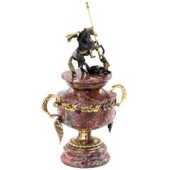 Интерьерный кубок из камня «Георгий Победоносец» (креноид) в подарок руководителю