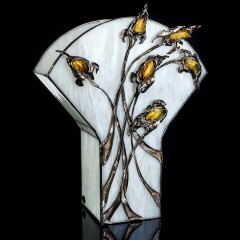 Светильник настольный «Флористика» с янтарным декором в подарок женщине