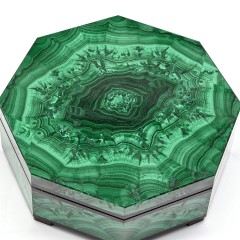 Малахитовый ларец «Восьмигранник» для хранения драгоценностей