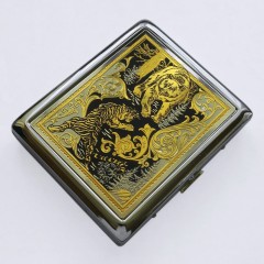 Портсигар металлический «Схватка» с позолотой в подарок мужчине