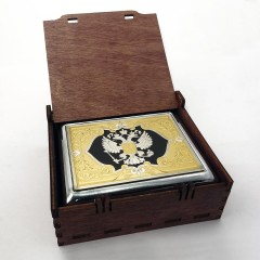 Портсигар металлический «Схватка» с позолотой в подарок мужчине