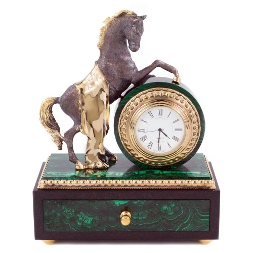 Шкатулка из малахита «Конь» с часами в виде скульптуры