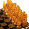 Крупные шахматные фигуры «Королевские» из янтаря