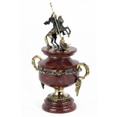 Интерьерный кубок из камня «Георгий Победоносец» (лемезит) в подарок начальнику