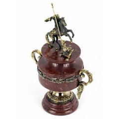 Интерьерный кубок из камня «Георгий Победоносец» (лемезит) в подарок начальнику