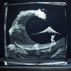 Сувенир «Большая волна» с объемной лазерной гравировкой внутри стекла