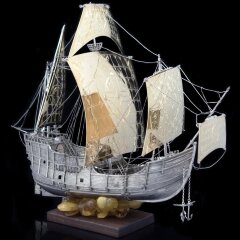 Сувенирный корабль «Santa Maria» из серебра в подарок для интерьера