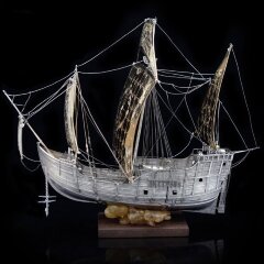 Сувенирный корабль «Santa Maria» из серебра в подарок для интерьера