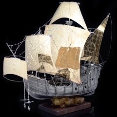 Сувенирный корабль «Santa Maria» из серебра в подарок для интерьера