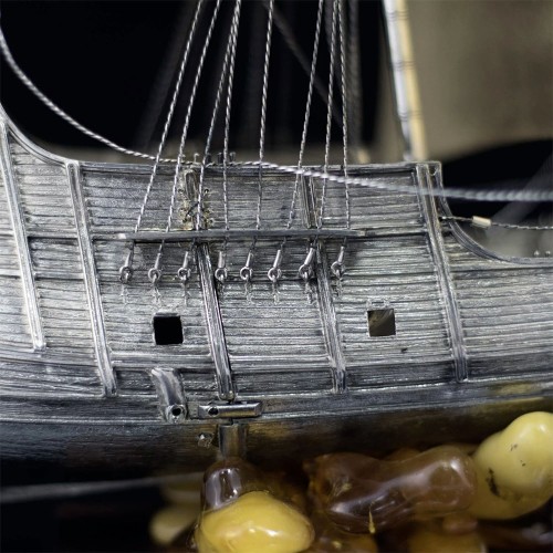 Сувенирный корабль «Santa Maria» из серебра в подарок для интерьера