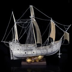 Сувенирный корабль «Santa Maria» из серебра в подарок для интерьера