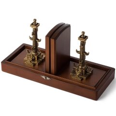 Подарочная подставка для книг «Ростральные колонны» — как оригинальный сувенир из СПб