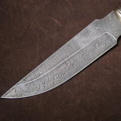 Подарочный нож «Орёл» на резной подставке из рога лося