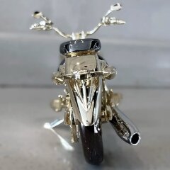 Сувенирная модель мотоцикла из серебра в подарок коллекционеру
