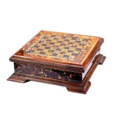 Подарочные шахматы «Царские» из дуба и янтаря