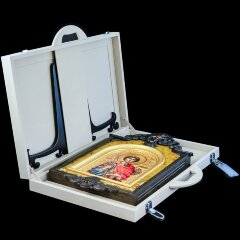 Подарочная икона «Георгий Победоносец» из янтаря и морёного дуба