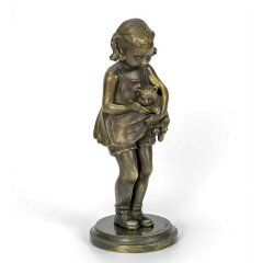 Бронзовая статуэтка «Девочка с кошкой» в подарок коллекционеру