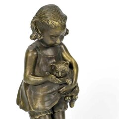 Бронзовая статуэтка «Девочка с кошкой» в подарок коллекционеру