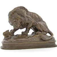 Бронзовая статуэтка «Лев, убивающий змею»