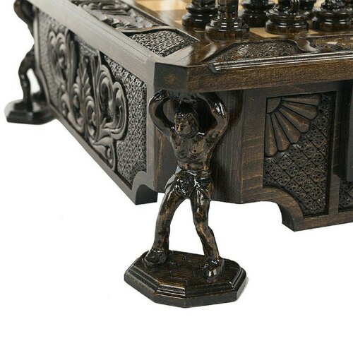 Резные шахматы в ларце «Атланты» с фигурами