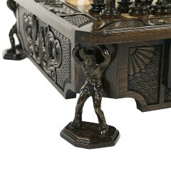 Резные шахматы в ларце «Атланты» с фигурами