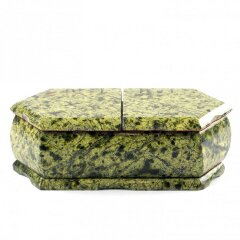 Каменная шкатулка из змеевика «Алмаз» для украшений