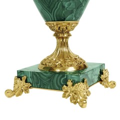 Малахитовая ваза «Амфора» из натурального камня для интерьера дома