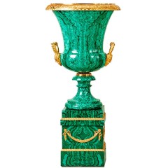 Большая ваза из камня малахит «Классика» для интерьера дома