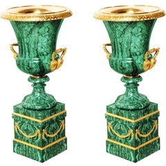 Большая ваза из камня малахит «Классика» для интерьера дома