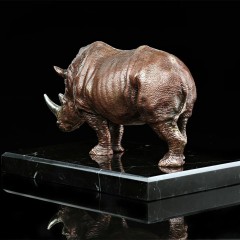 Бронзовая статуэтка «Носорог» в подарок охотнику — желанный трофей