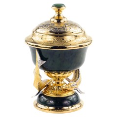 Икорница «Две стерлядки» из нефрита — стильное изделие которое станет украшением праздничного стола