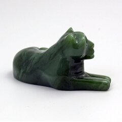 Декоративная фигурка ручной работы «Тигр» из зелёного нефрита — как символ 2022 года и новогодний сувенир