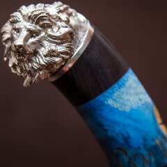 Сувенирный нож «Лев» с рукоятью из карельской берёзы