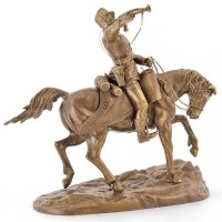 Скульптурная статуэтка «Гусар трубач»