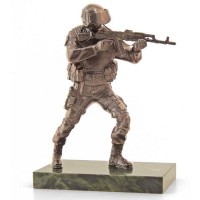 Скульптурная статуэтка «Спецназовец»